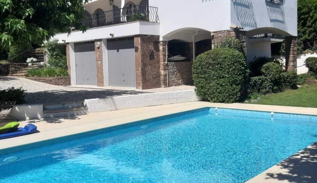 Villa in the gulf of Saint Tropez with private pool close to the beach