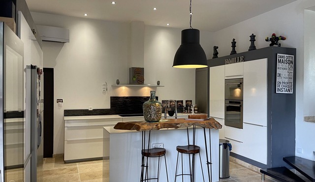 VILLA IN THE HEART OF PROVENCE