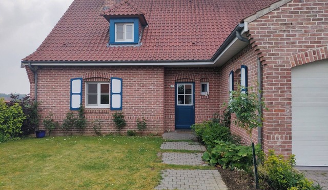 Villa in the heart of the Monts des Flandres with swimming pool
