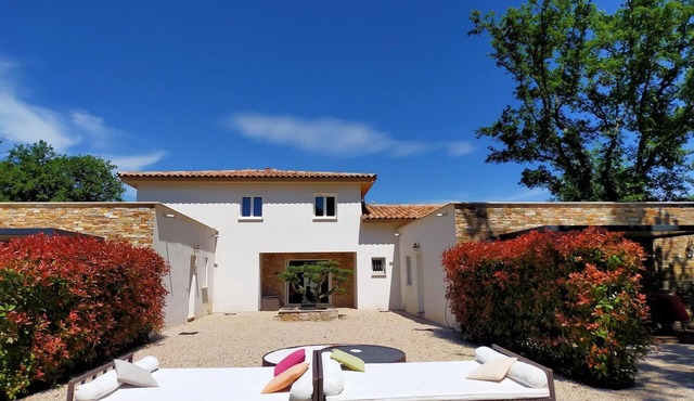 Villa in Var with Hill Views & Pool