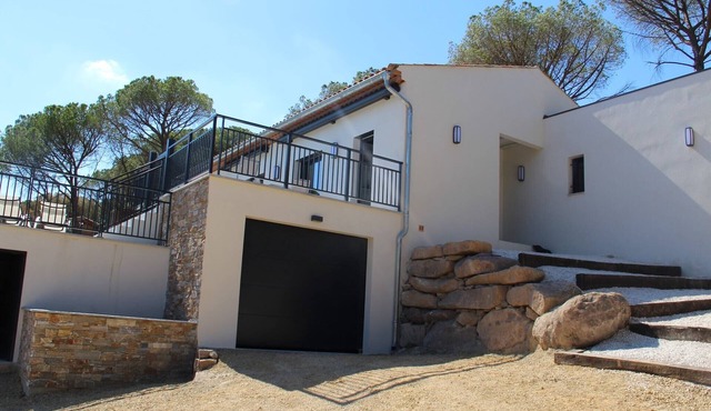 Villa in Var with Pool near Massif Maures