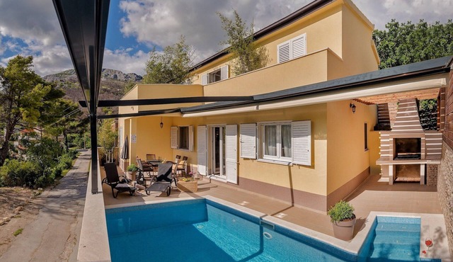 Villa in Žrnovnica with Heated Saltwater Pool