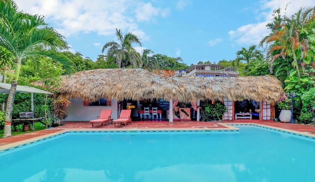 Villa indépendante style caraïbes/1 chambre/2 personnes avec CLIMATISEUR