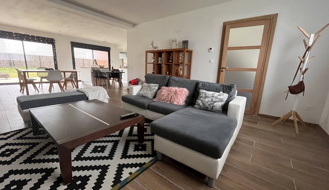 Villa Individuelle à la Campagne Proche de Toutes les Commodities