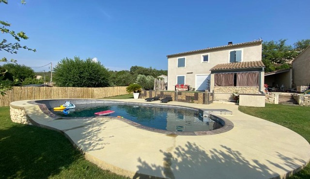 Villa individuelle avec piscine privée proche du Ventoux