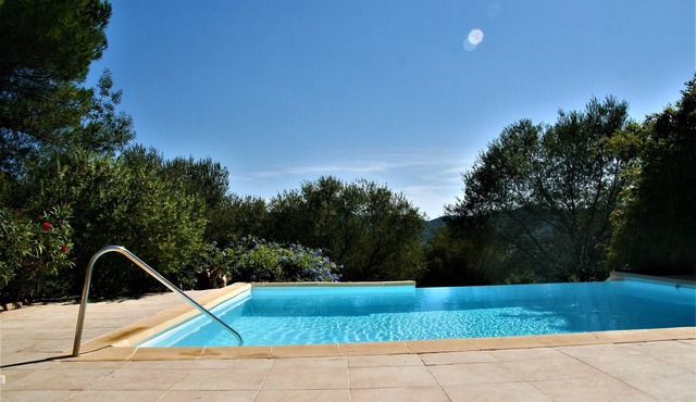 Villa* infinity pool, 4 bedrooms with bathroom, quiet, old village