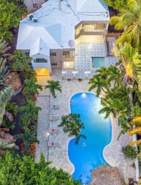 Villa Infinito Bani's Exclusive Beachside Mansion