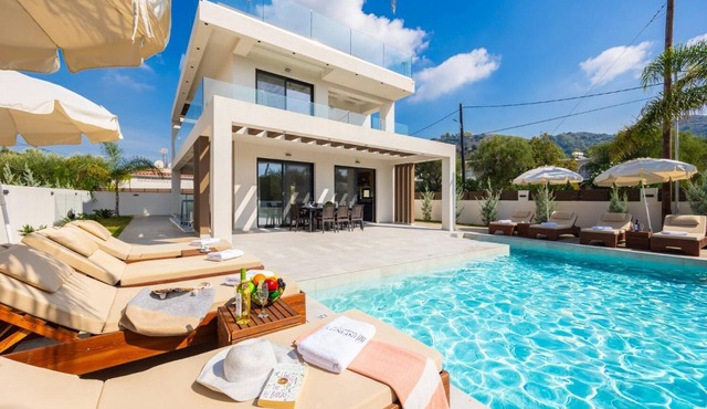 Villa Infinity Ena - Four Bedroom Villa, Sleeps 8