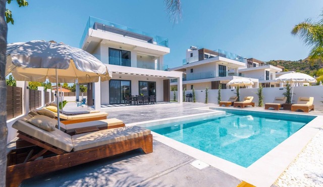 Villa Infinity Theo - Four Bedroom Villa, Sleeps 8