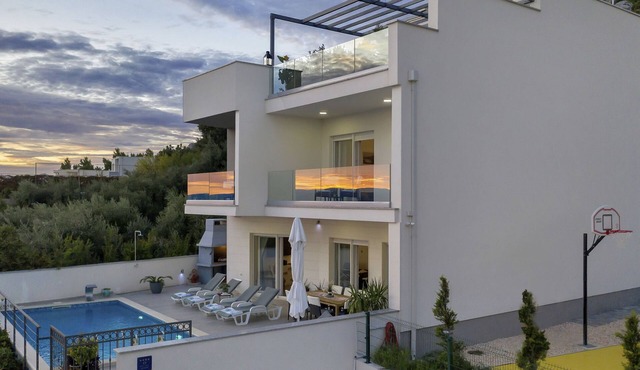 Villa inmitten der Natur in ruhiger Lage by Interhome