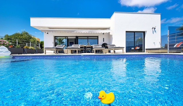 Villa Irene- excellent sea view, beautiful, modern and comfortable villa!
