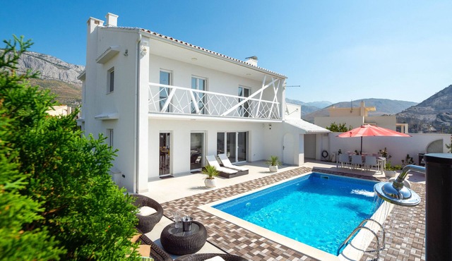 Villa Irresistible
