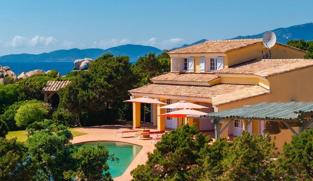 VILLA ISOLELLA-4 bedrooms, feet in the water Presqu'ile de L'ISOLELLA