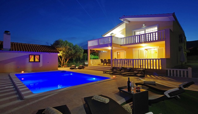 Villa Iva SAVE 20 percent on Split-villas com