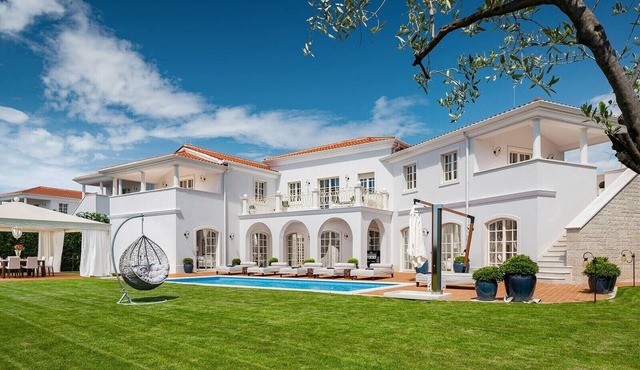 Villa Ivana – The Elegant Escape Luxury villa for up to 8 guests with heated private pool in peaceful surroundings.