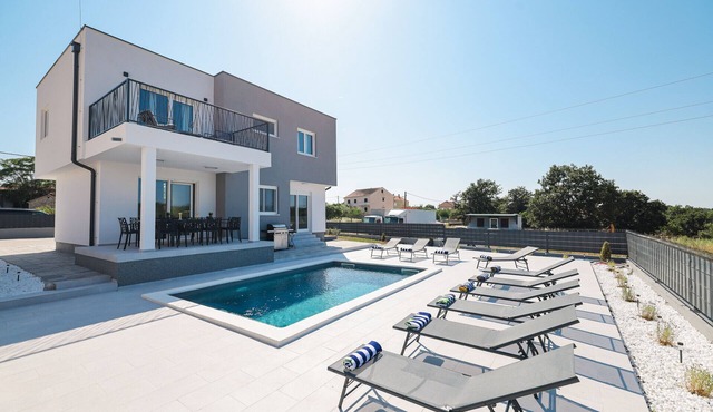 Villa IviCasa with pool
