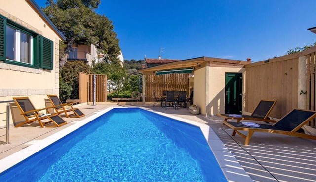 Villa Ivona with heated pool in Rovinj