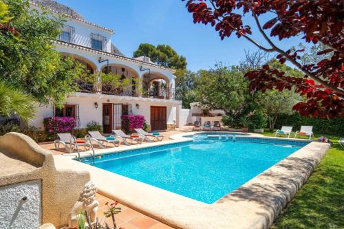 Villa Jacqueline by Villa Plus