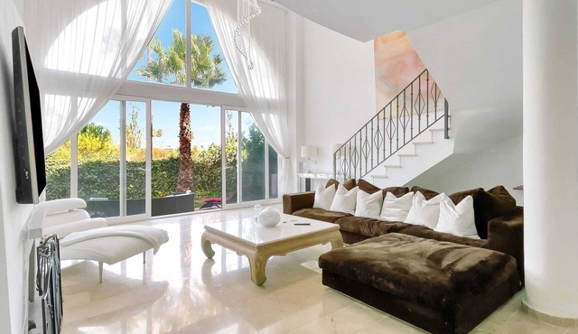 Villa Jacqueline luxurious , spacious peaceful haven near beach 🏖 and golf ⛳