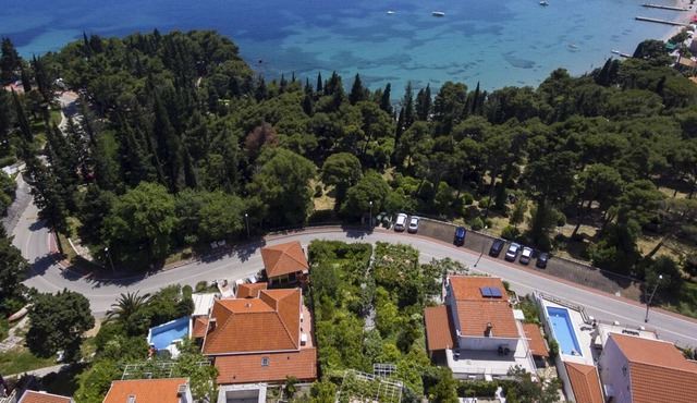 Villa Jadrien - Four Bedroom Villa, Sleeps 6