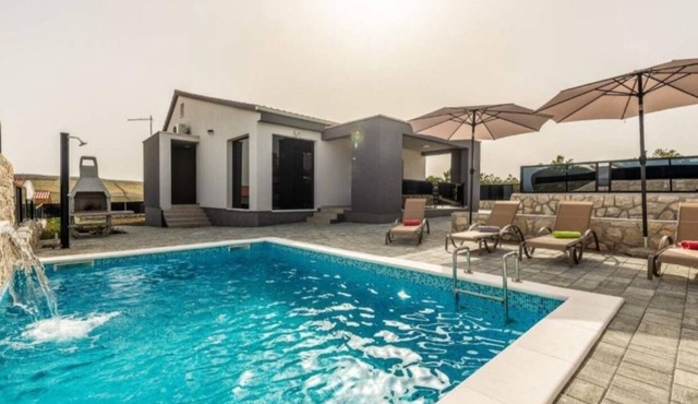 Villa Janine mit Privatem Pool