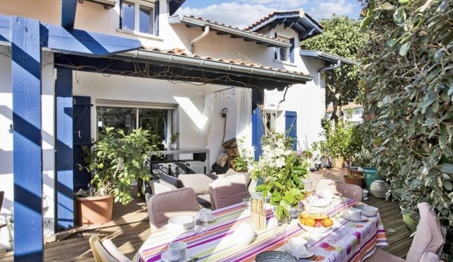 Villa Jardin et Terrasses vue mer 10 Personnes à Ciboure 10 mn st Jean de Luz