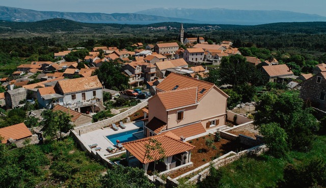 Villa Jasmina is created for artists and lovers of the arts.