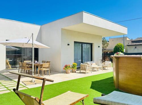 VILLA JAVA - Piscine Terrasse 8 minutes des Plages