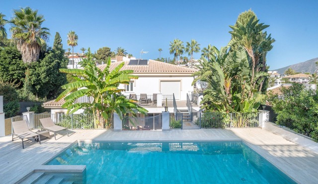 Villa 'Jazmin' with Mountain View, Wi-Fi and Air Conditioning