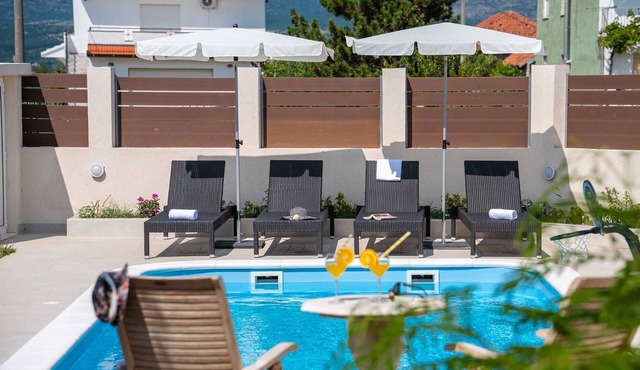 Villa Josefina – Heated Pool Holiday Home near Split, Trilj
