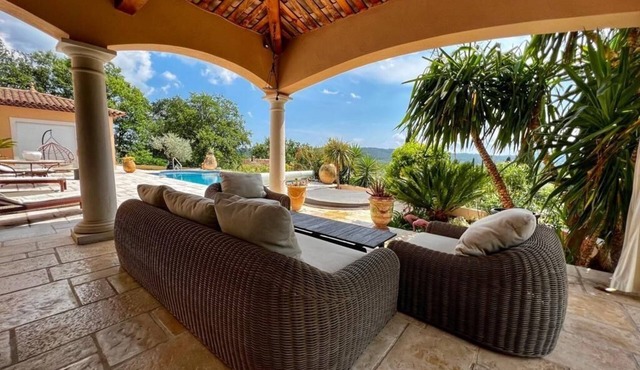 villa Joséphine magical view of Esterel swimming pool and jacuzzi