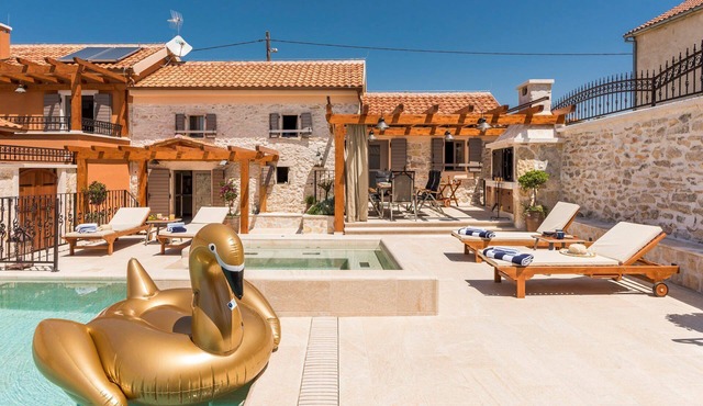 Villa Josephine - Two Bedroom Villa, Sleeps 4