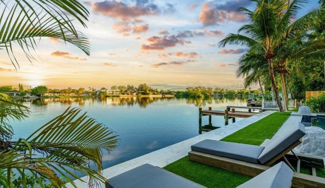 Villa Juani Waterfront Luxury Property