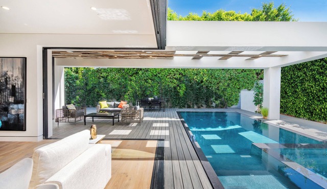 Villa Jules By LuxJB 🏆 7 Beds 🏆Family Friendly 🏆 Heated Pool & Jacuzzi & Gym