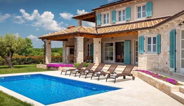 Villa Julia – Peaceful Retreat with Panoramic Sea View