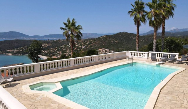 VILLA JULIETTE-6 bedrooms, swimming pool, panoramic sea view, paddle tennis court