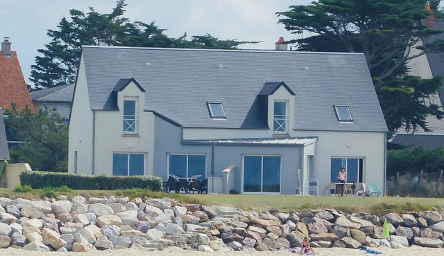 Villa Juliette, waterfront home