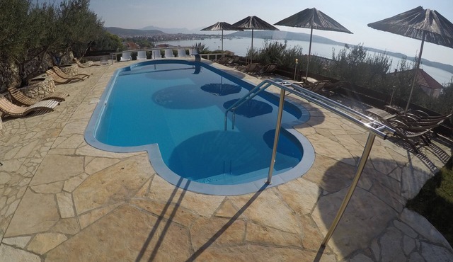 Villa Julio's first floor two bedroom apartment no. one-with terrace towards sea