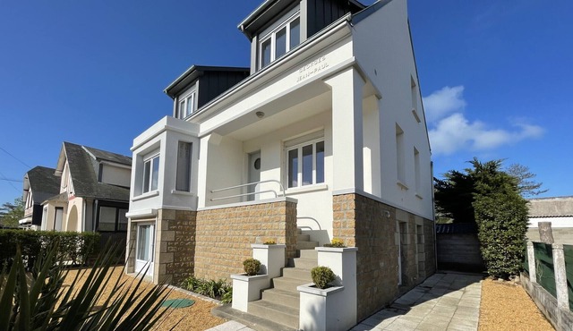 Villa Jullouville, 6 bedrooms, 9 persons