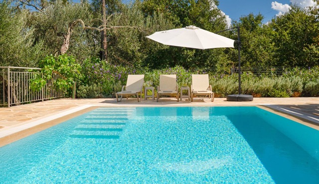 Villa Jupeter: Brand new, private pool, walk to sea, WiFi, A/C