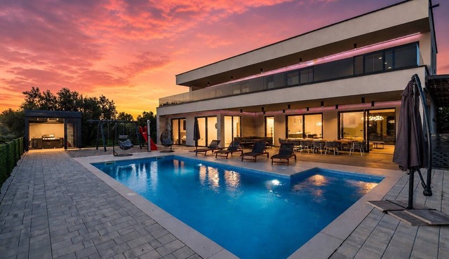 Villa Jura – Modern Villa with Pool, Wellness and Sea View
