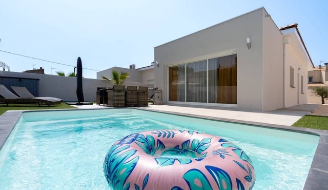 Villa Juxta Maré, Beach 500 m Away