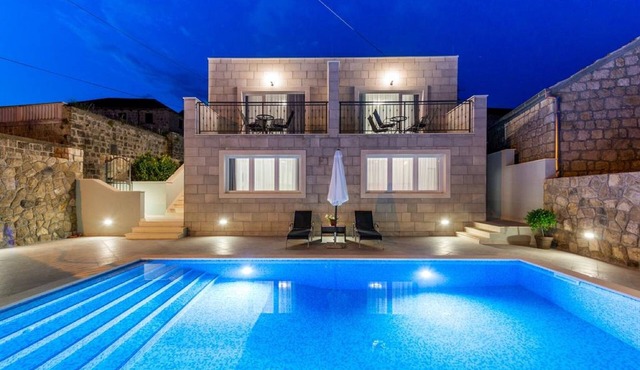 Villa Kabalero - Four-Bedroom Villa with Private Pool