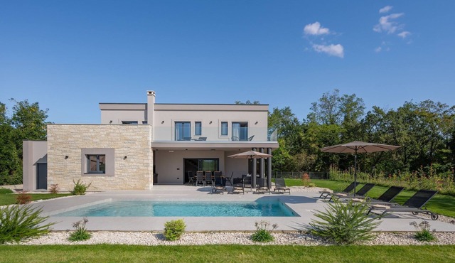 Villa Kalea with pool