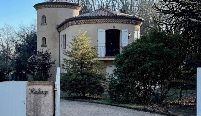 Villa Kaliazo - Riverfront Alpaca Experience