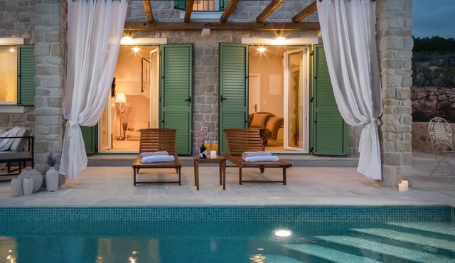 Villa Kalista - Three Bedroom Villa, Sleeps 6