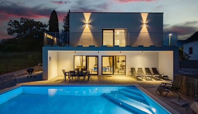 Villa Kalu 2 with private pool