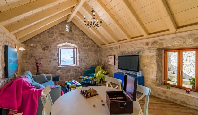Villa Kanada - Two-Bedroom House with Terrace and Sea View