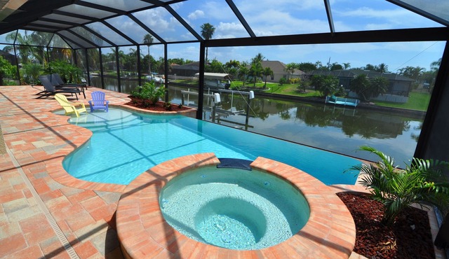 VILLA KAPALUA - south facing with direct access to the Gulf of Mexico