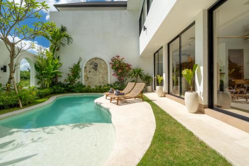Villa Karnak - 3&1BR Luxury Haven with Private Pool in Canggu